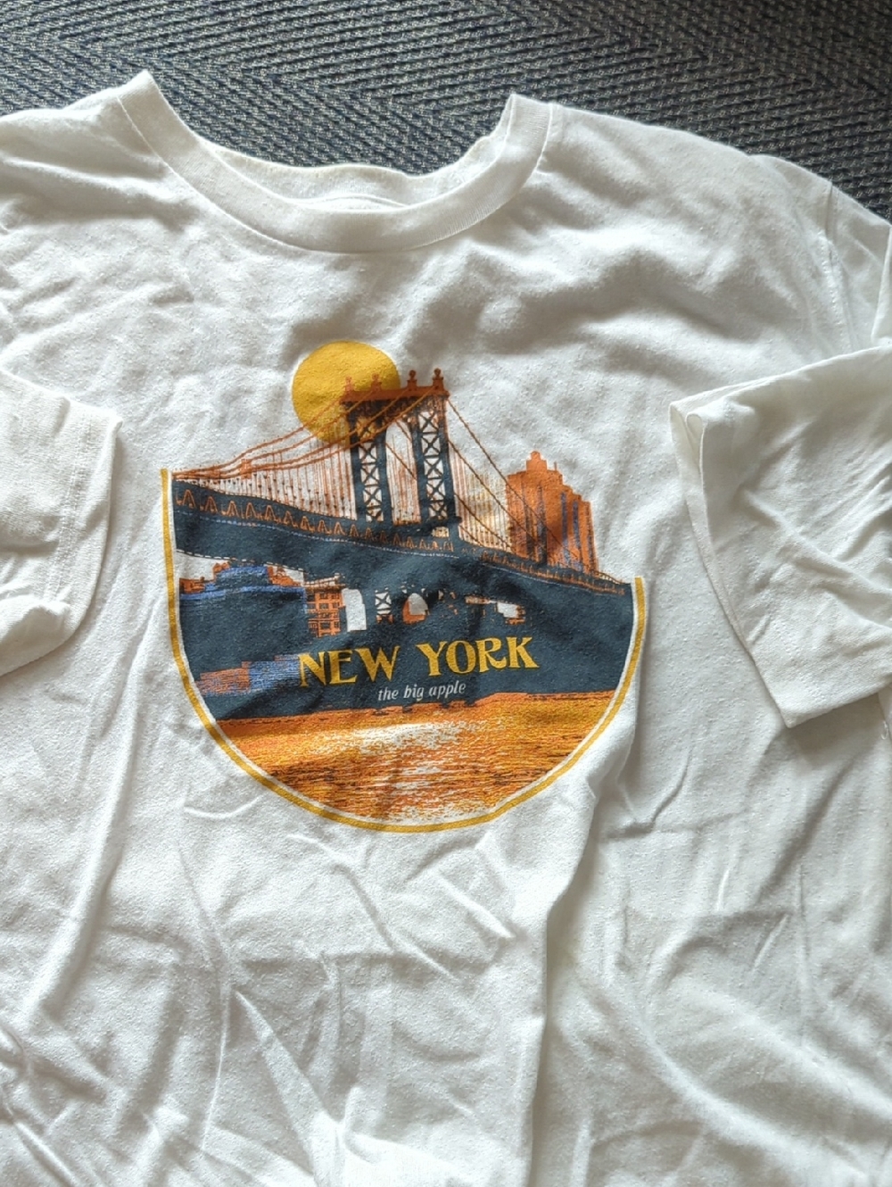 Old Navy White Short Sleeve Tee with New York Bridge Graphic